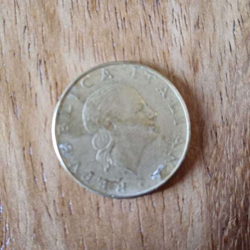 1977 Italy 200 lire