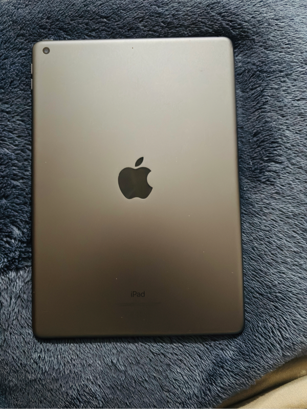 iPad 9th Gen (64CB Wi-Fi) + Stylus & Screen Protector - R3,200