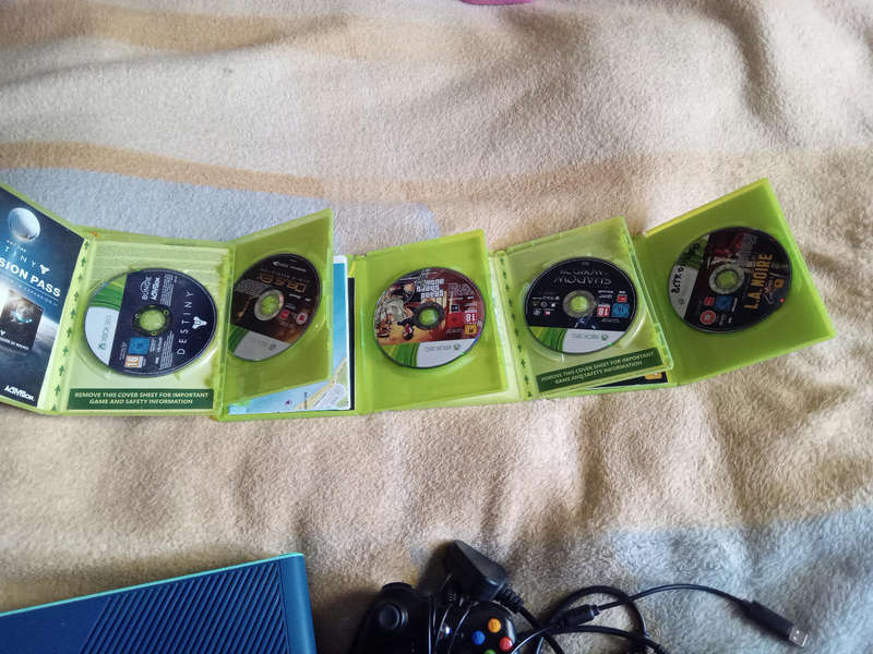 Xbox 360 500GB with games