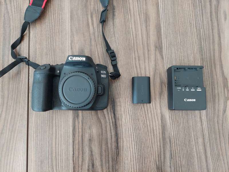 Canon EOS 90D (Used - Like New)