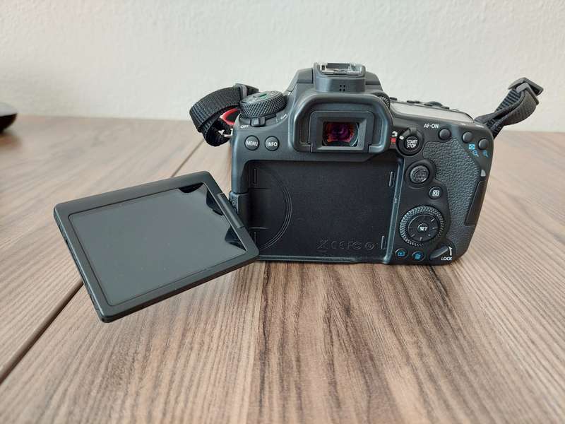 Canon EOS 90D (Used - Like New)