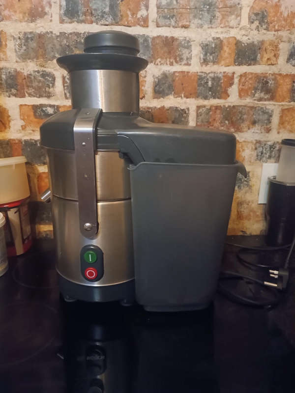 Commercial Juice Extractor J 80 Ultra