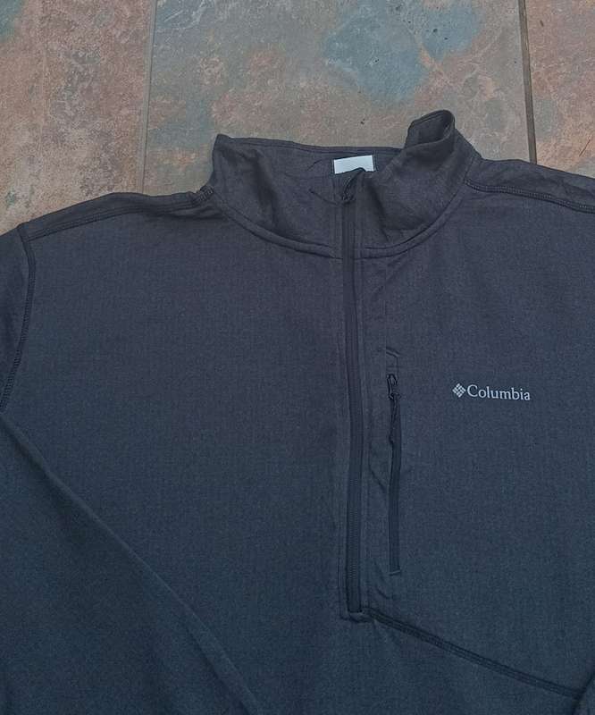 Columbia Quarter Zip Top