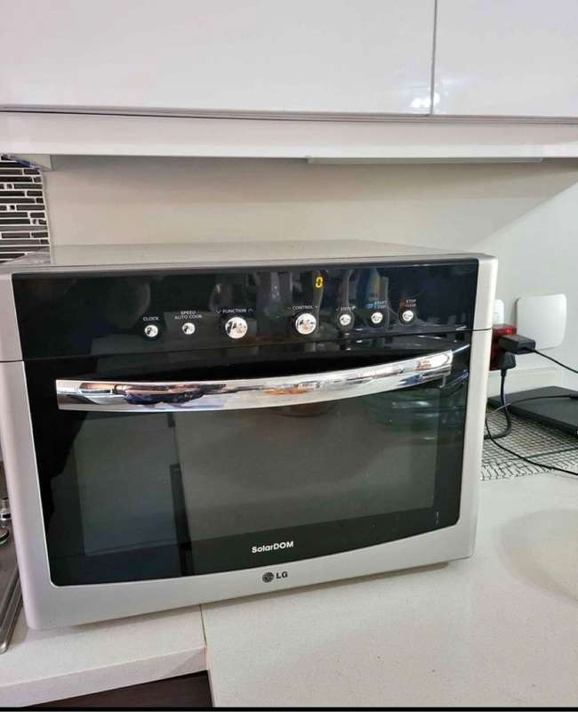 LG Solardom Microwave, Convection, Grill and Combination oven.
