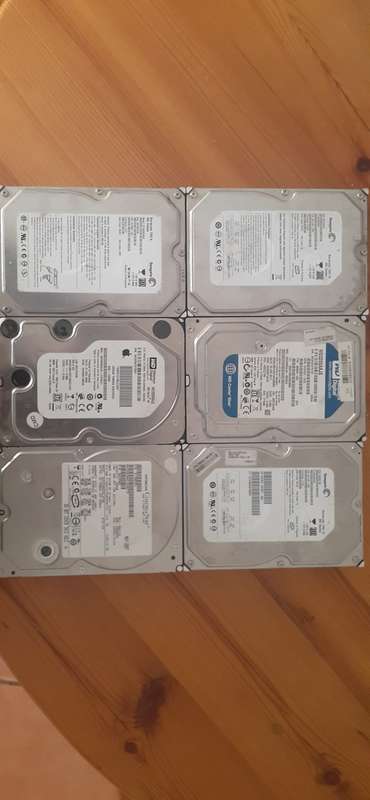 Lot desktop hard drives - as is (250gb - 400gb))