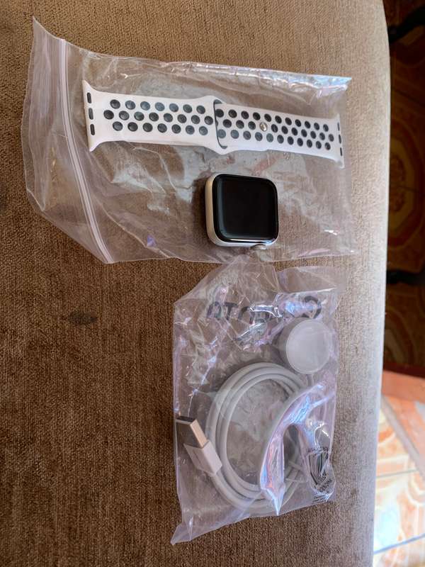 Apple Watch Series 4 || Nike Edition || Wi-Fi + Cellular || Excellent Condition