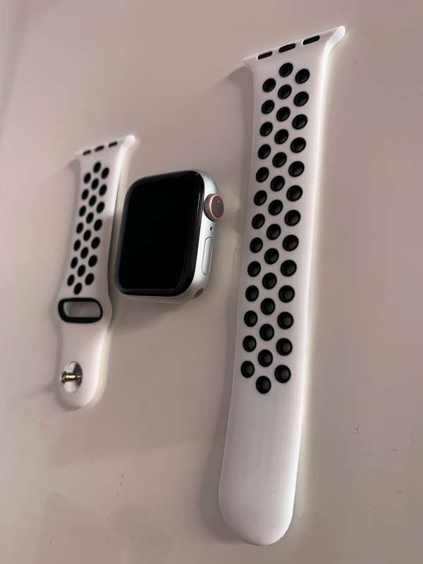 Apple Watch Series 4 || Nike Edition || Wi-Fi + Cellular || Excellent Condition