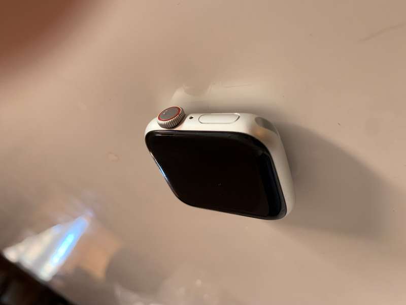 Apple Watch Series 4 || Nike Edition || Wi-Fi + Cellular || Excellent Condition