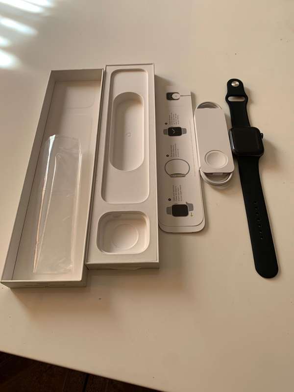 Apple Watch SE 44mm (SpaceGray) ,2nd Gen,LET
