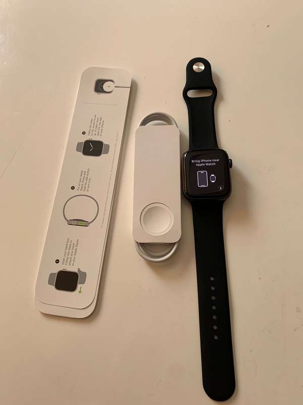 Apple Watch SE 44mm (SpaceGray) ,2nd Gen,LET