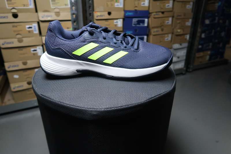 Adidas  game court 2 Mens tennis shoe uk 7