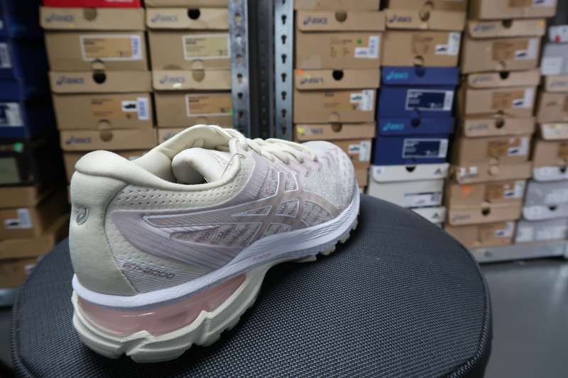 Asics GT 2000 8 Womens UK 5