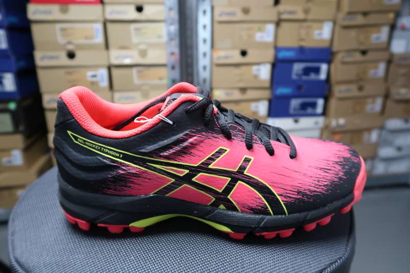 Asics Hockey Typhoon Womens Hockey shoe uk 8.5
