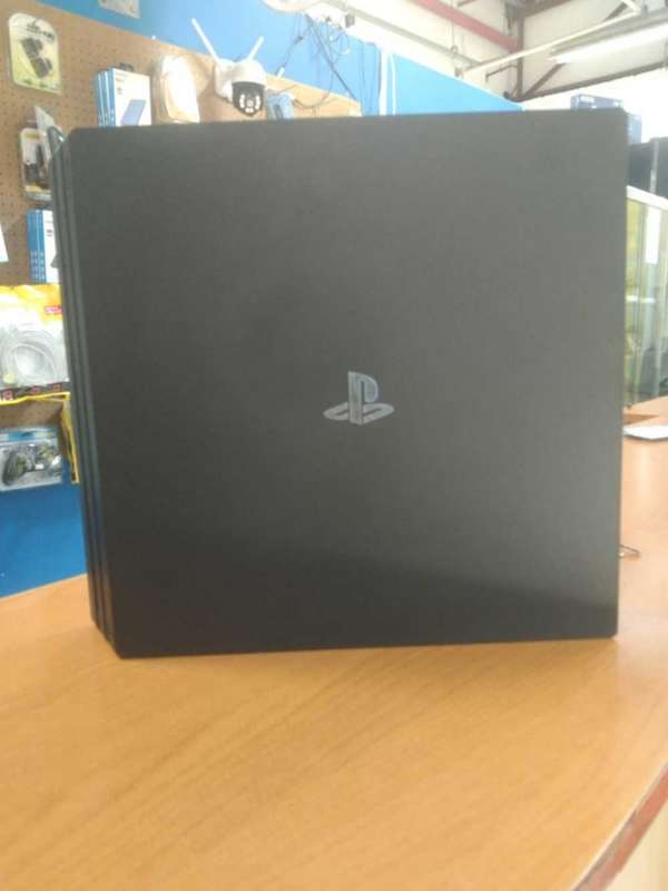 PS4 PRO 1TB