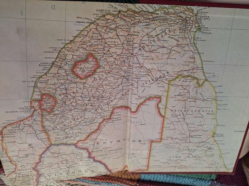 SUID-AFRIKA JAARBOEK 1975 Perskor Drukkery