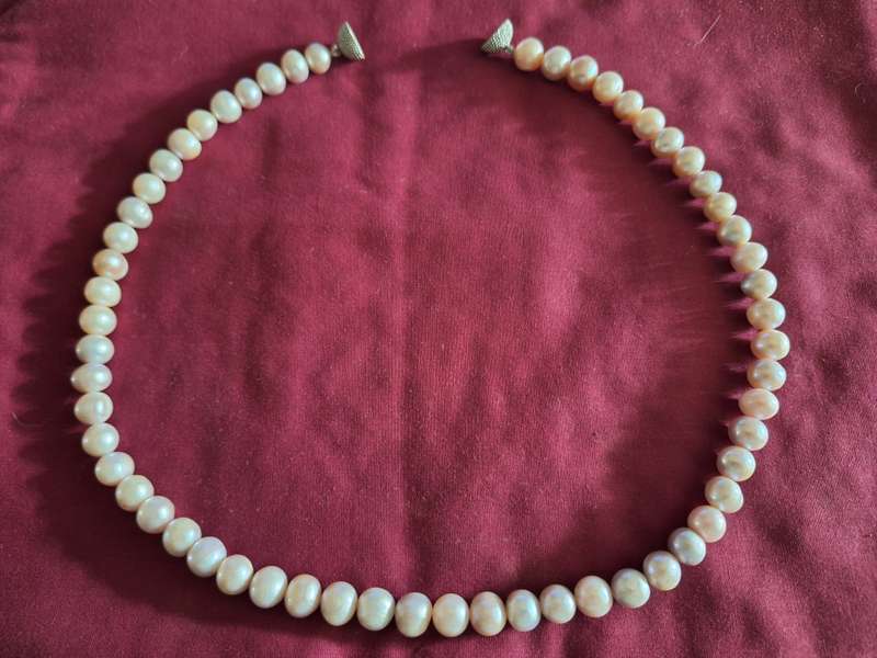 Fresh water pearl necklace