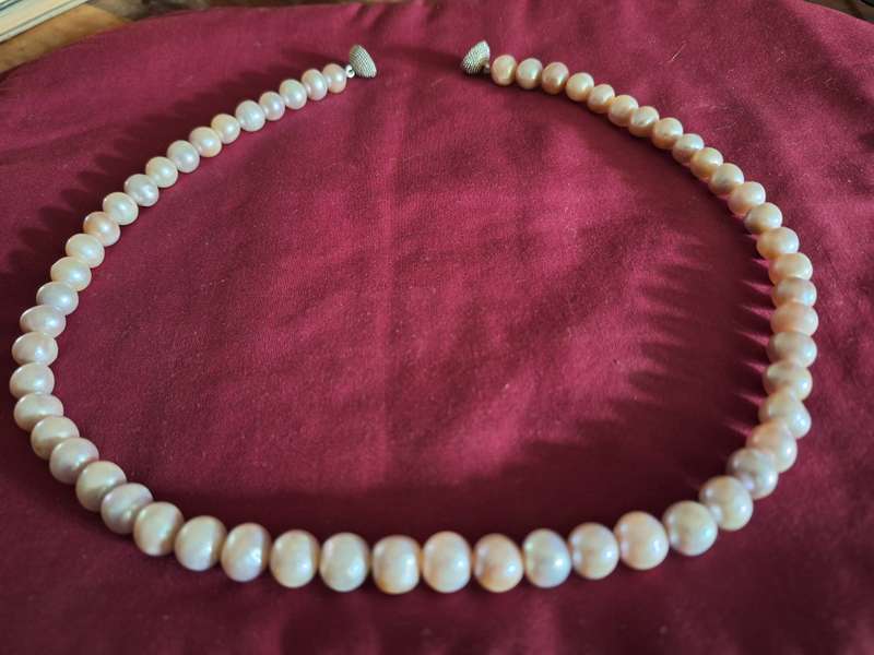Fresh water pearl necklace