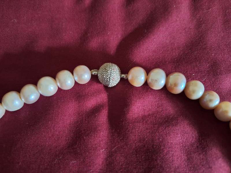Fresh water pearl necklace