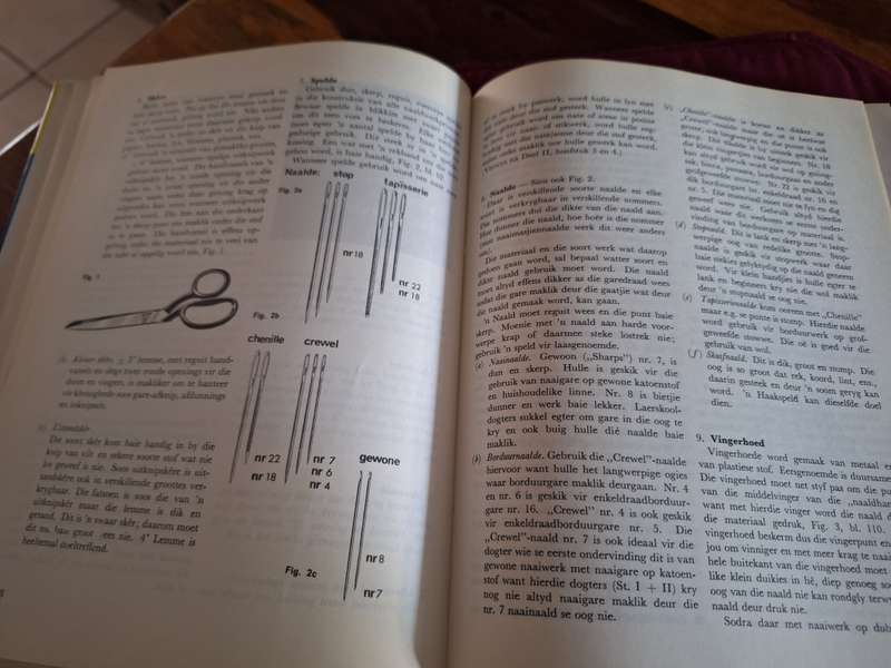 Naaldwerk in die Skool en Tuis 1969 First Edition Afrikaans Text