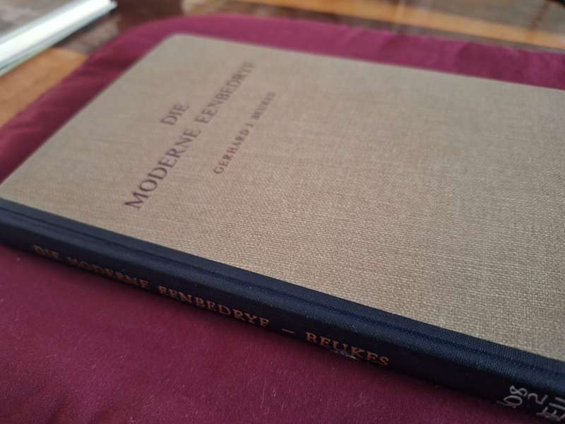 Die Moderne Eenbedryf -Gerhard J Beukes-1954. First Edition-Afrikaanse Text. Rare