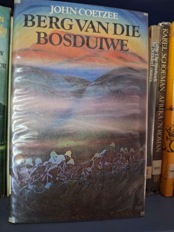 Berg van die Bosduiwe - John Coetzee - first edition 1981 . Afrikaans Text - Rare