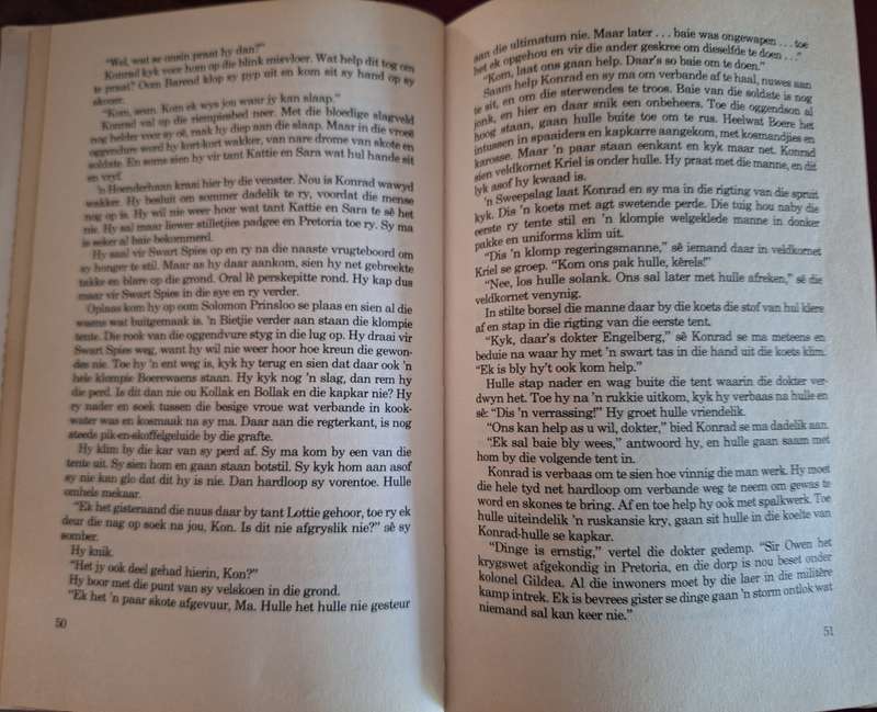 Berg van die Bosduiwe - John Coetzee - first edition 1981 . Afrikaans Text - Rare