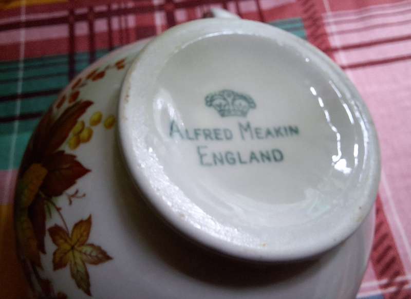 Engliish Porcelain Alfred Meakin Milk jug in autumn colors