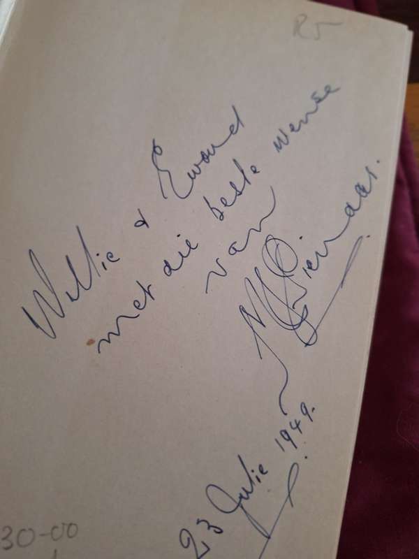 SIGNED/By die sterfbed van n volk deur MJ Pienaar/ 1949/Afrikaans Text.
