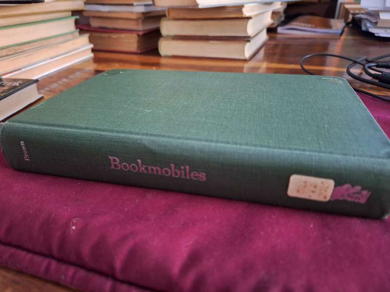 BOOKMOBILE - Brown Mobile Library History Preface by Gretchen Knief Schenk