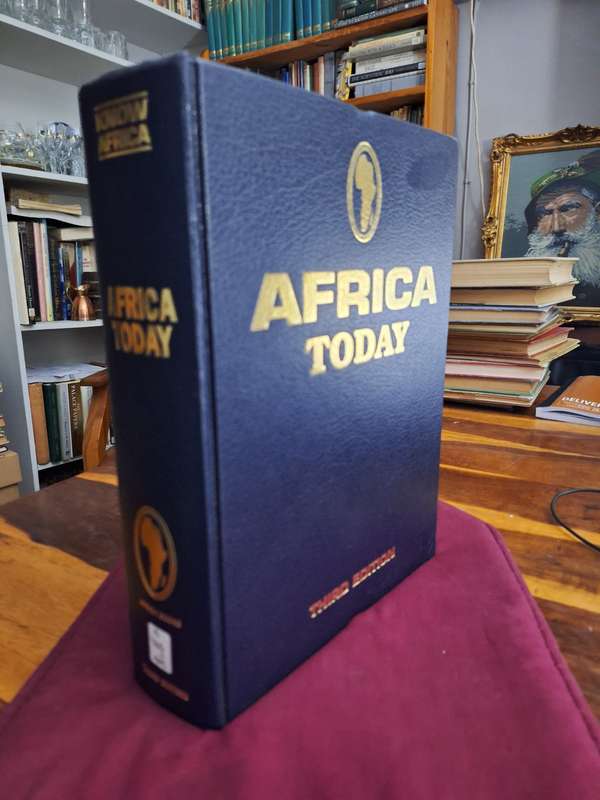 AFRICA TODAY - 3rd edition 1996 Forward by D Tutu English Text