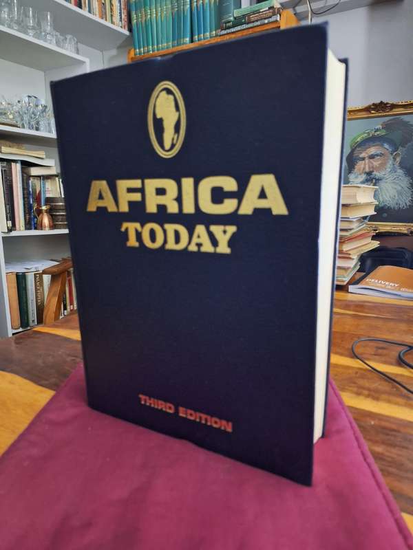 AFRICA TODAY - 3rd edition 1996 Forward by D Tutu English Text