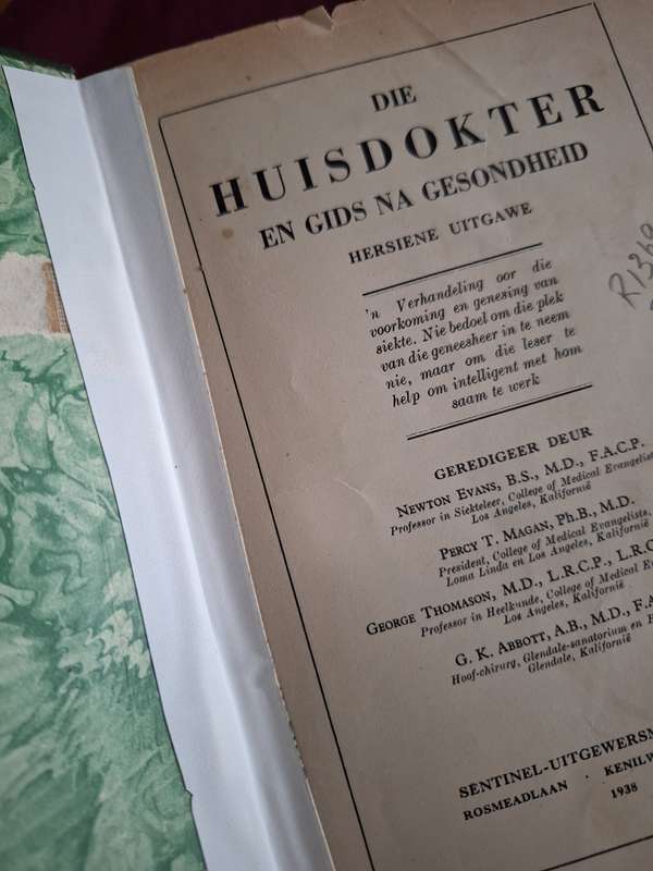 Die HUISDOKTER en gids na Gesondheid hersiene uitgawe-1938-Newton Evans Afrikaans text