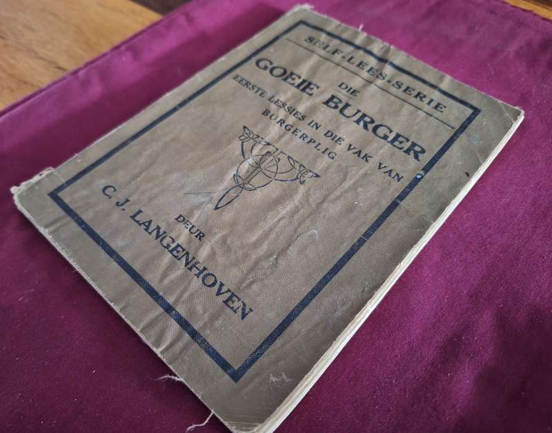 CJ LANGENHOVEN-Die goeie burger-1928 first edition rare-self-lees-serie / Afrikaans