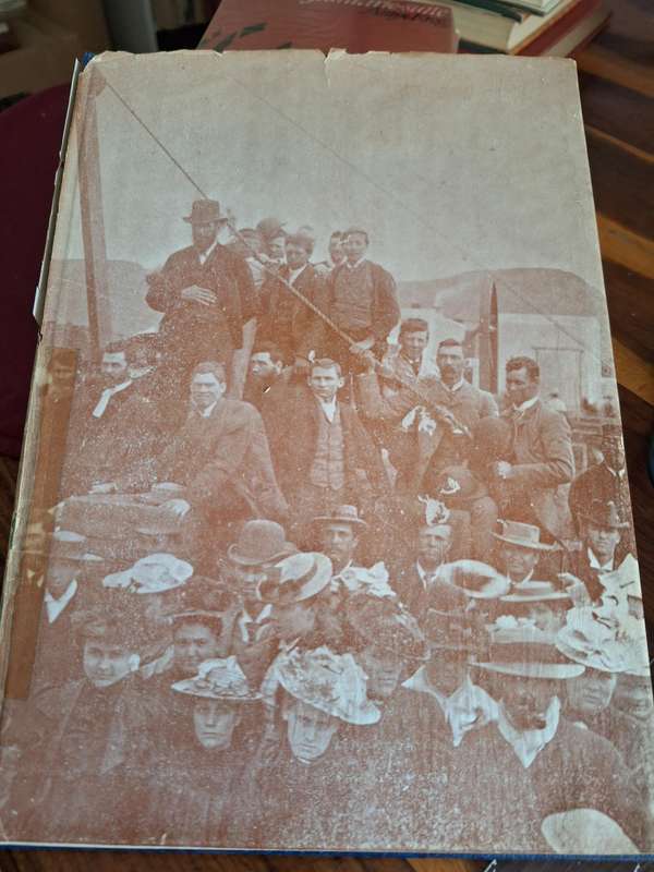 PETRUSVILLE EEUFEES-GEDENKBOEKALBUM 1981-1981.  Rare copy with jacket