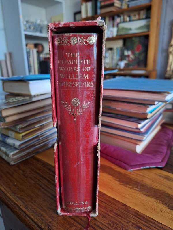 The Complete works of William Shakespeare - slip case -Tudor edition