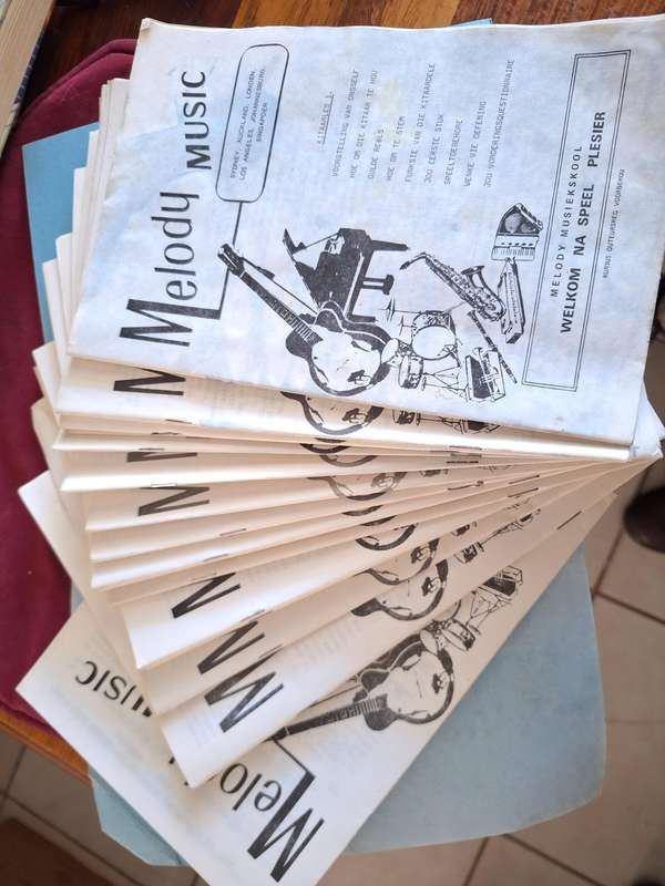 n Nuwe Wereld van Genot - Guitar Kursus met 20 boekies. Melodie Musiek Afrikaans