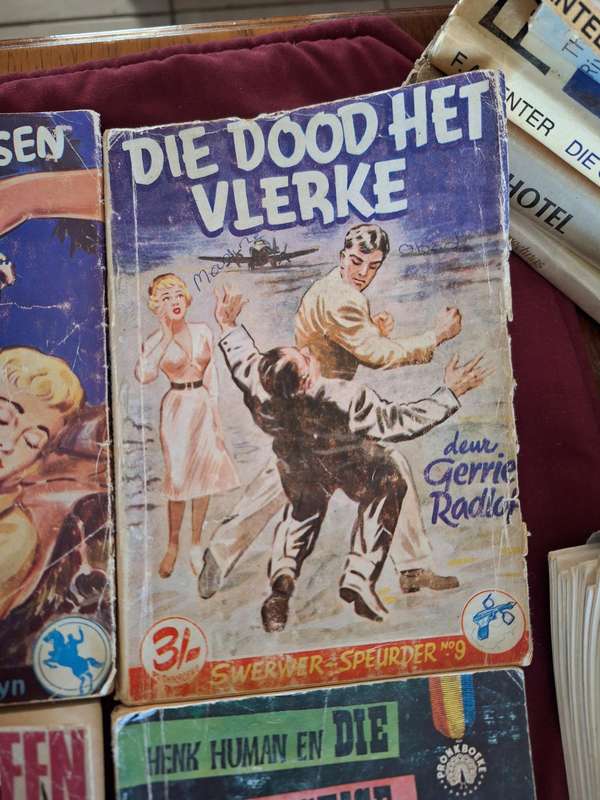 5 x Afrikaans Collectable Softcovers. See pictures. Ensemble