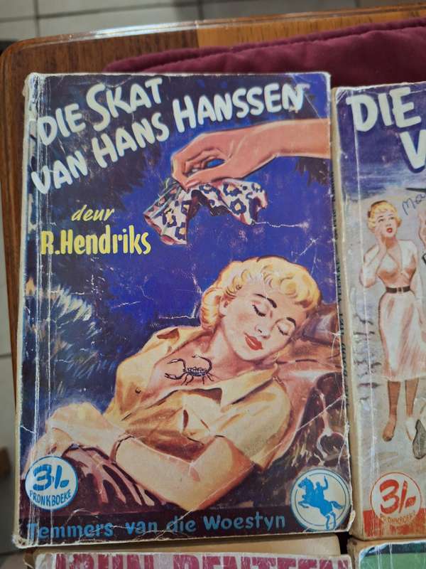 5 x Afrikaans Collectable Softcovers. See pictures. Ensemble