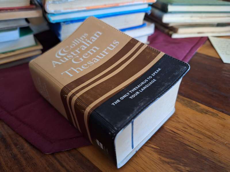 Collins Australian Gem Thesaurus - Pocket size - 2004