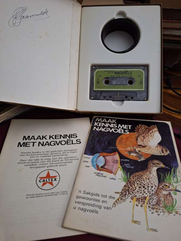 Maak kennis met nagvoels/ Caltex/ 2 x booklets/ Met filmstrook en kassetband. Raar. Voels