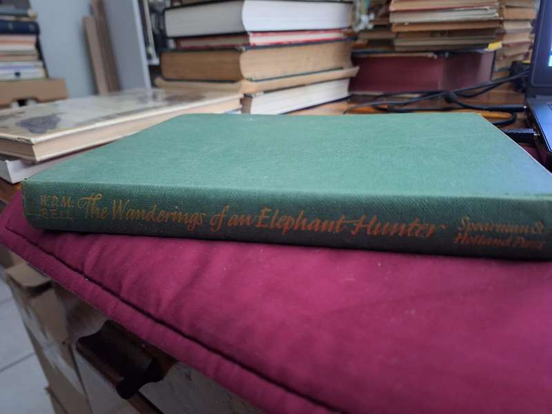 THE WANDERINGS OF AN ELEPHANT HUNTER - WDM BELL - 1958 FIRST EDITION.