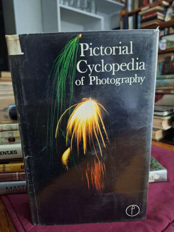 Pictorial Cyclopedia of Photography. 1968 first edition