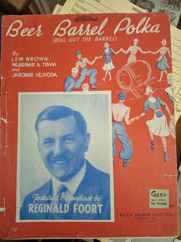 SHEET MUSIC- Beer Barrel Polka - LEW Brown,Wladimir A Timm & Jaromir Vejvoda. pp6 Score