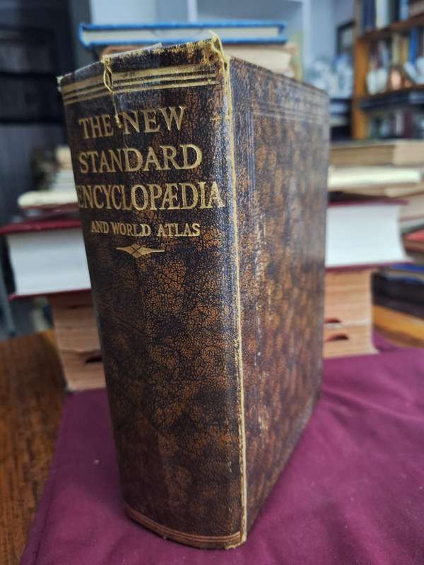 The new STANDARD ENCYCLOPAEDIA and world atlas. 1935