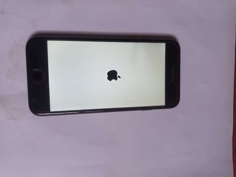 iphone 7 128 GB please read