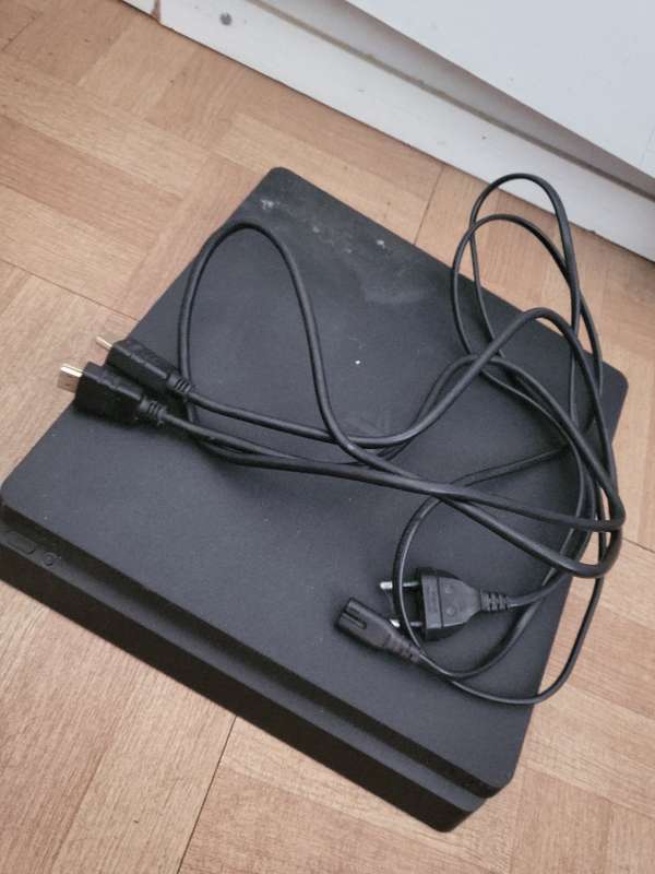 Playstion 4 Slim (PS4 Console Only)