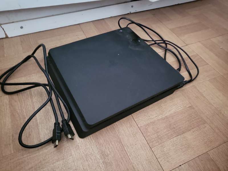 Playstion 4 Slim (PS4 Console Only)