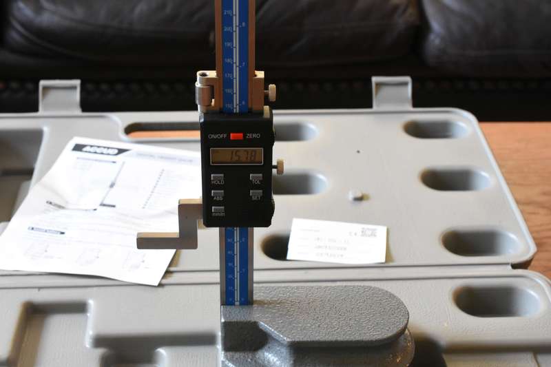 DIGITAL HEIGHT GAUGE