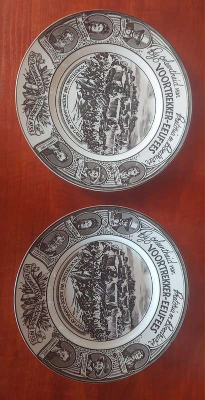 1838-1938 VOORTREKKER EEUFEES (ROYAL DOULTON) NO CHIP MARKS - PRICE ON BOTH
