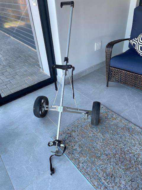 Golfing equipment